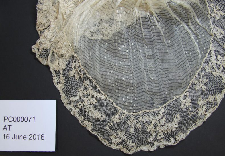 PC000071 sleeve engageante after conservation treatment. Photo by A. Peranteau, copyright Te Papa.